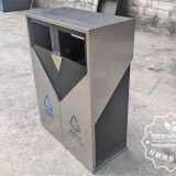 雙體同心中英街上的不銹鋼垃圾桶容器